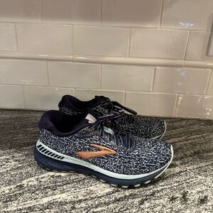 Women’s Brooks Adrenaline 20 Size 7.5